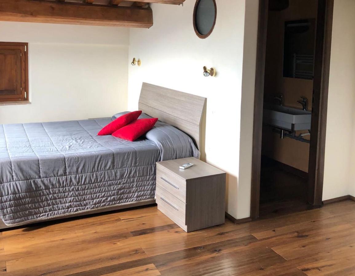 Corte Fratini Appartamenti 特雷维 外观 照片