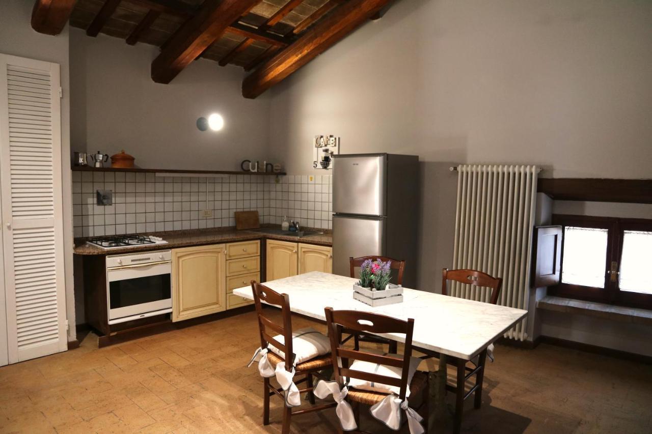 Corte Fratini Appartamenti 特雷维 外观 照片