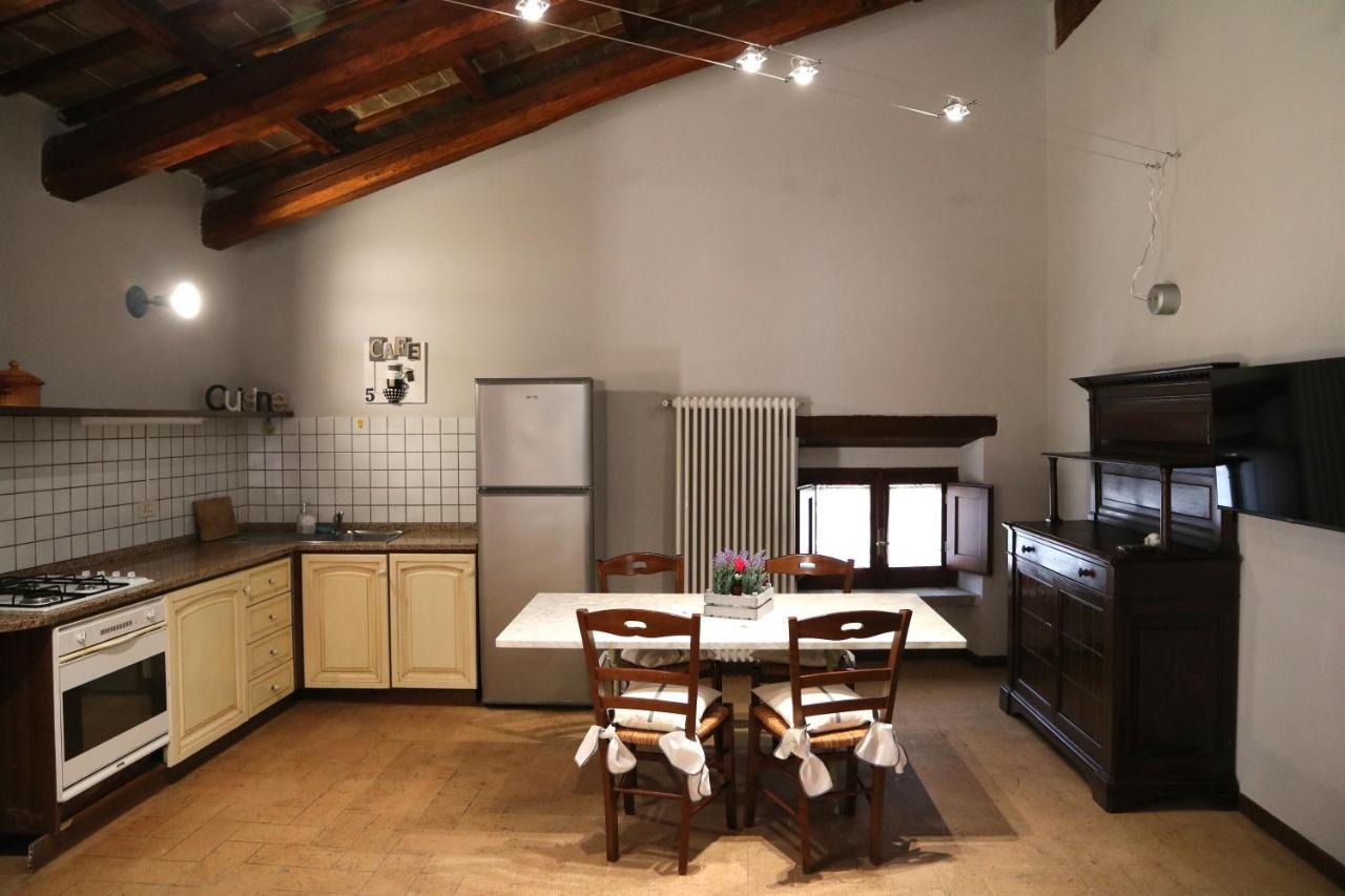 Corte Fratini Appartamenti 特雷维 外观 照片